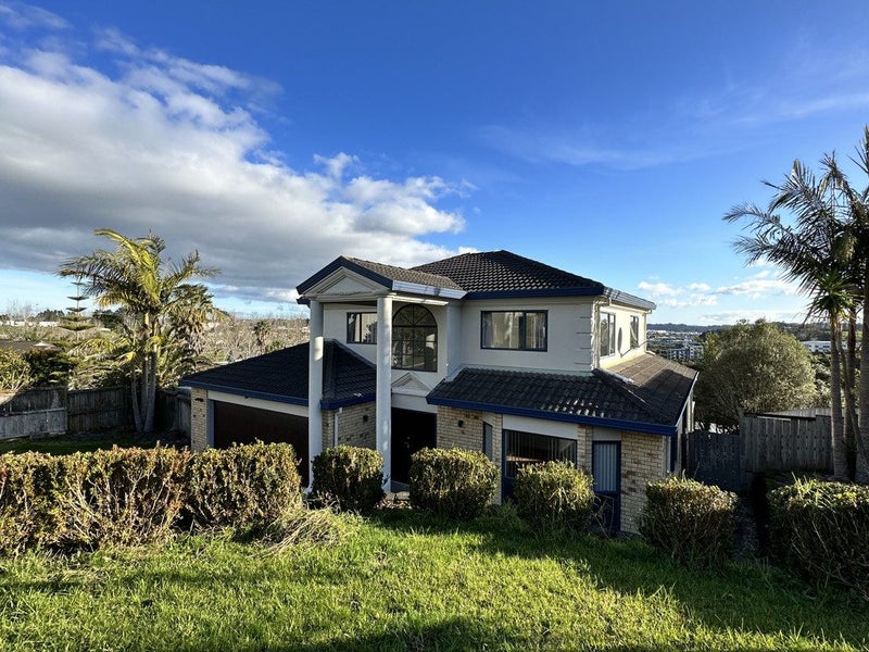 6 Cricklade Terrace, Windsor Park, Auckland - Carousel 2