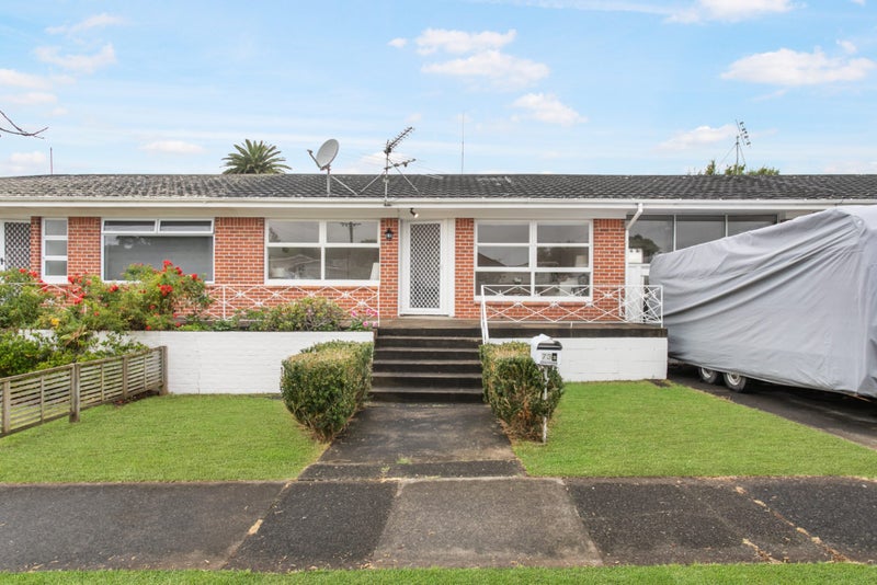 73B Tawa Road, One Tree Hill, Auckland - Carousel 1