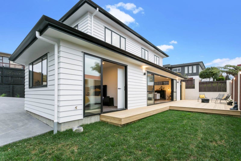 20A Widmore Drive, Massey, Auckland - Carousel 2