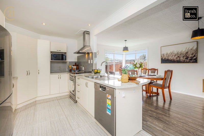107 Edgewater Drive, Pakuranga, Auckland - Carousel 2