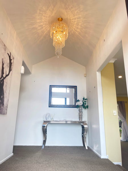 8 Phoenicia Court, The Gardens, Auckland - Carousel 25