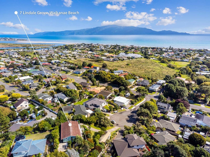 7 Lindale Grove, Waikanae Beach, Waikanae - Carousel 2