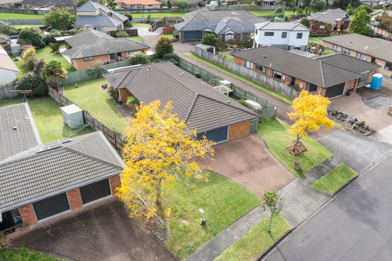 17 Lothian Brae, Wattle Downs, Auckland - Carousel 2