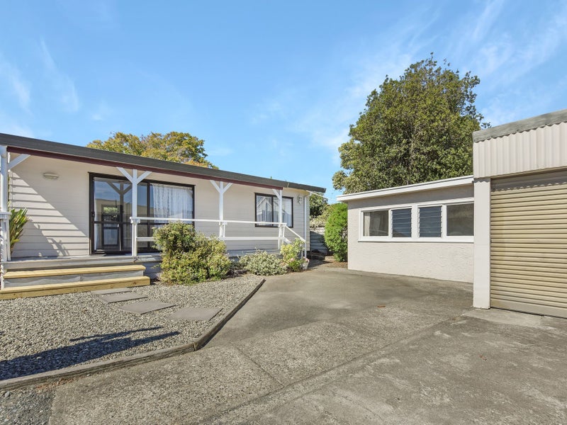 2/8 Browning Crescent, Stoke, Nelson - Carousel 1