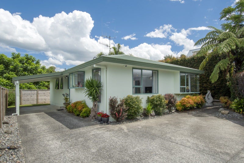 32 Sunvale Place, Gate Pa, Tauranga - Carousel 1