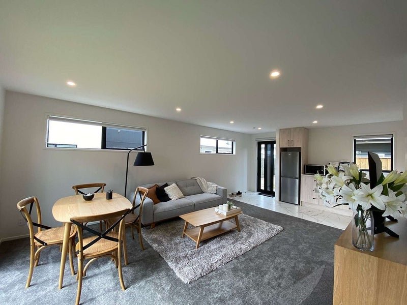 4/27 Waiwhetu Road, Waiwhetu, Lower Hutt - Carousel 1