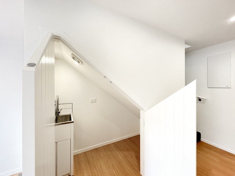 4/6 Victoria Street, Ebdentown, Upper Hutt - Carousel 17