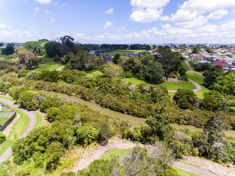 21 Bolton Place, Otara, Auckland - Carousel 10