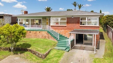 11 Downsview Road, Pakuranga Heights, Auckland - Carousel 1