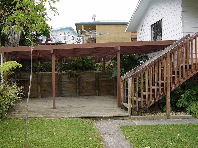 1 Louise Place, West Harbour, Auckland - Carousel 2