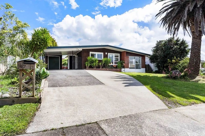 47 Finnerty Avenue, Howick, Auckland - Carousel 1