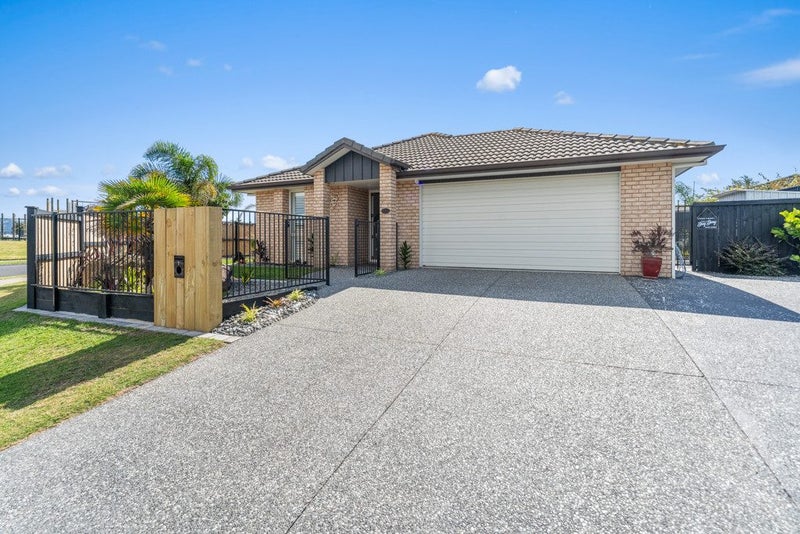 1 Horokaka Place, Papamoa Beach, Papamoa - Carousel 1