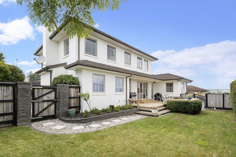 1 Baverton Drive, Flat Bush, Auckland - Carousel 1