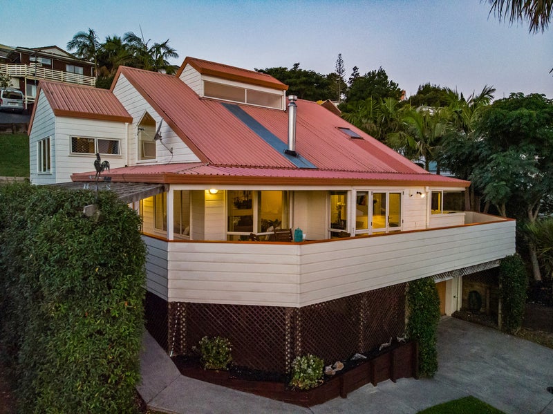 76 Pemberton Avenue, Bayview, Auckland - Carousel 1