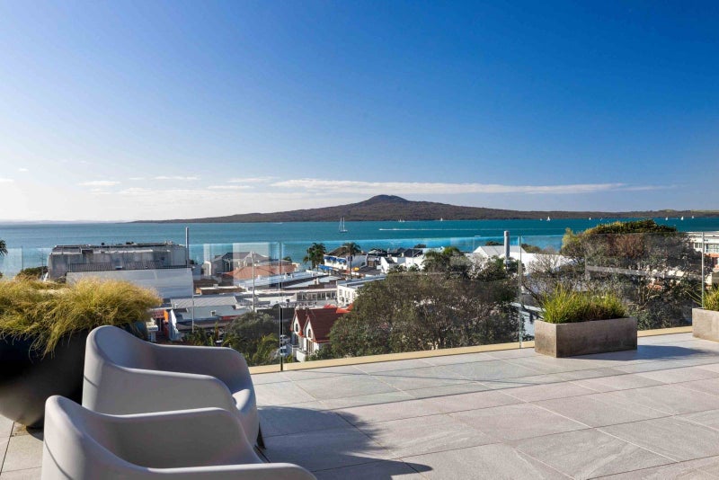 3/6 Keys Terrace, St Heliers, Auckland - Carousel 2