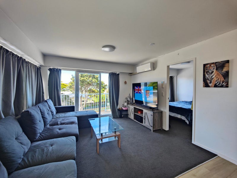 2/32 Akaroa Drive, Maupuia, Wellington - Carousel 2