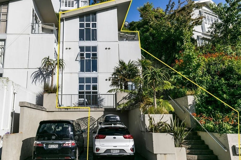 8 Norna Crescent, Kelburn, Wellington - Carousel 9