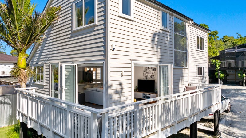 32A Sandown Road, Rothesay Bay, Auckland - Carousel 2