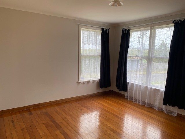 4 Te Wheoro Street, MEREMERE, MERCER - Carousel 2