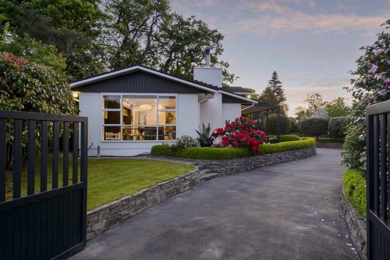 10 Archdall Place, Avonhead, Christchurch - Carousel 2