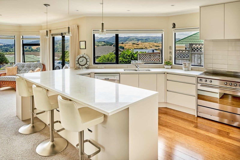 11 The Masthead, Whitby, Porirua - Carousel 2