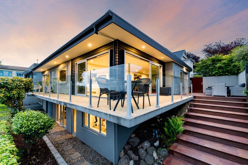 10 Garfield Avenue, Roslyn, Dunedin - Carousel 1