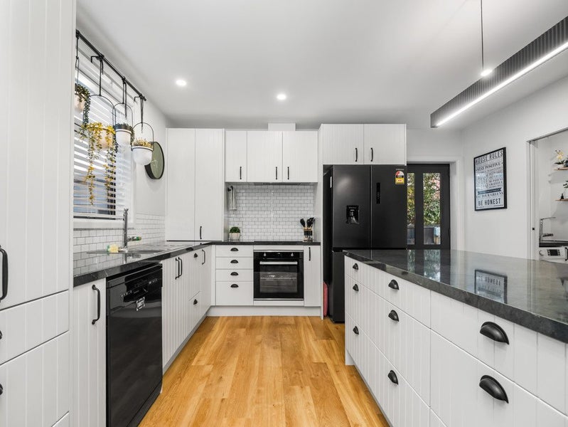 11 Medway Street, Richmond, Christchurch - Carousel 2