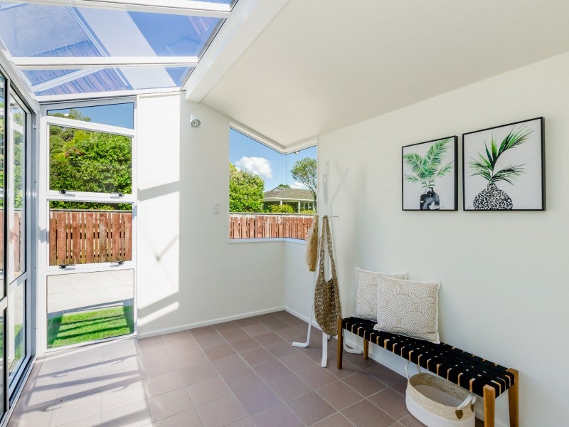 2A Rewarewa Crescent, Waikanae, Waikanae - Carousel 2