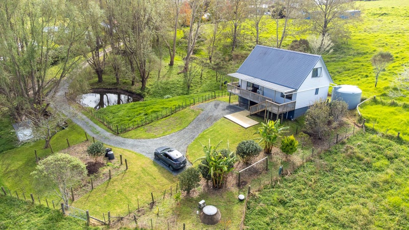 4B Dowson Place, Kaiwaka - Carousel 1
