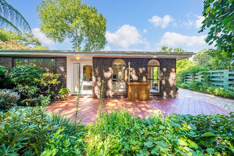 2/4 Blundell Way, Heretaunga, Upper Hutt - Carousel 1