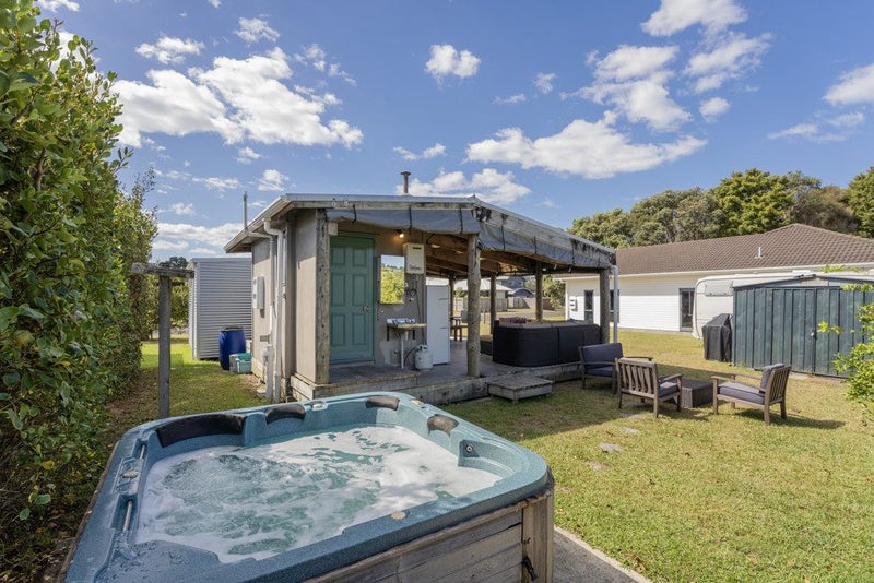 13 Motukorure Parade, Cooks Beach, Whitianga - Carousel 2
