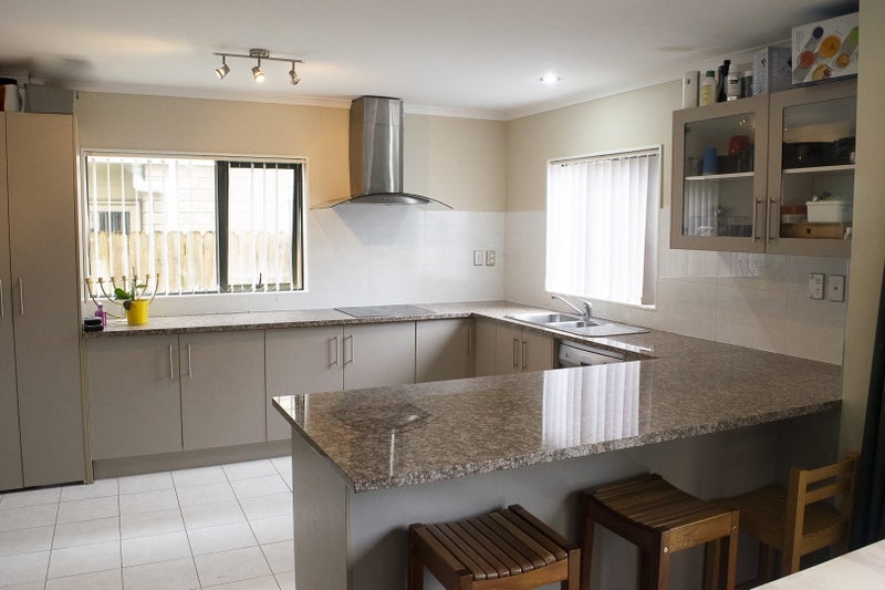 6 Tavua Lane, Ranui, Auckland - Carousel 2