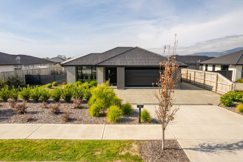 96 Berryfield Drive, Appleby, Richmond - Carousel 2