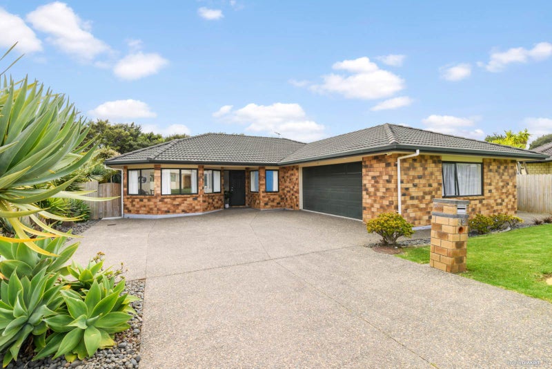 53 Raphoe Road, Flat Bush, Auckland - Carousel 1