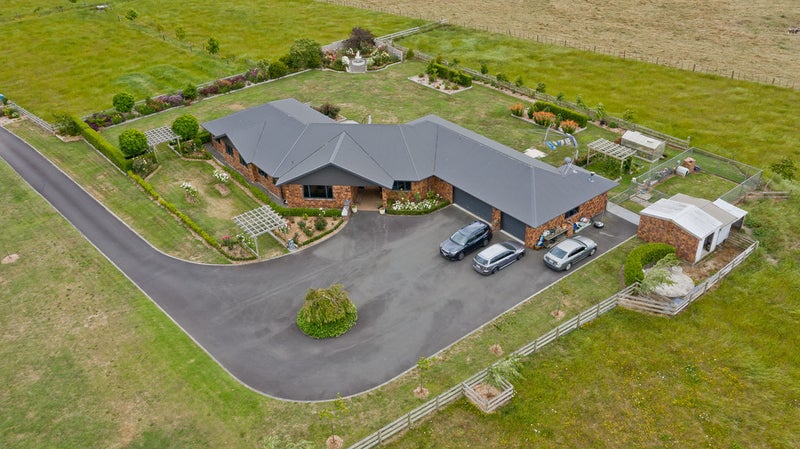 32 Marshmeadow Road, Newstead - Carousel 1