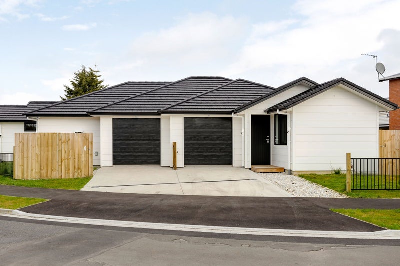 1/32 Ross Crescent, Fairfield, Hamilton - Carousel 1