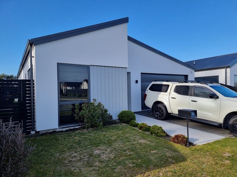 10 Horoeka Street, Avonhead, Christchurch - Carousel 1