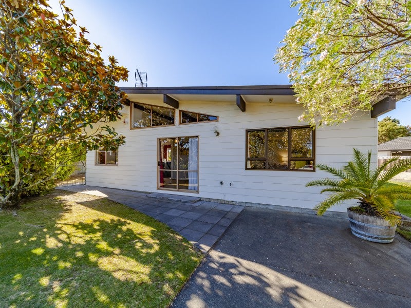 20 Glamorgan Avenue, Tamatea, Napier - Carousel 1