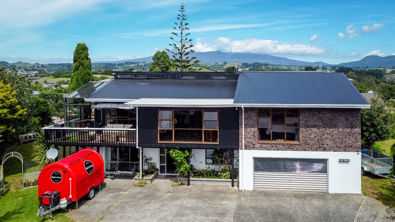 16A Tiverton Crescent, Whalers Gate, New Plymouth - Carousel 2