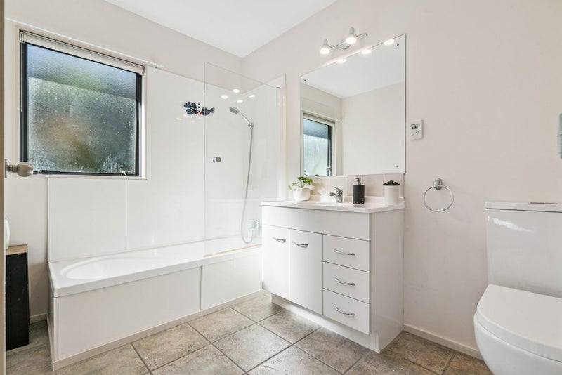 72L Seabrook Avenue, New Lynn, Auckland - Carousel 12