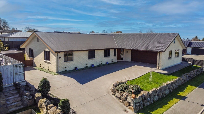 10 Meadowstone Street, Gleniti, Timaru - Carousel 2