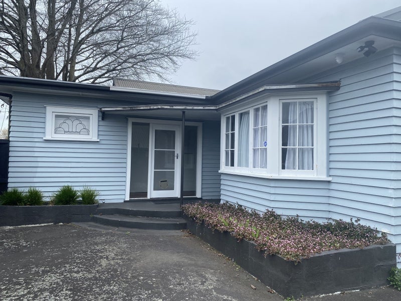 12 Mill Lane, Whitiora, Hamilton - Carousel 1