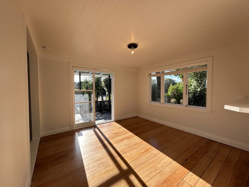 15 Myrtle Street, Morningside, Auckland - Carousel 2