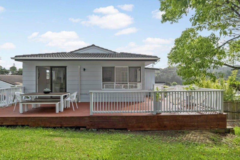 2/69 Simon Ellice Drive, Bayview, Auckland - Carousel 1