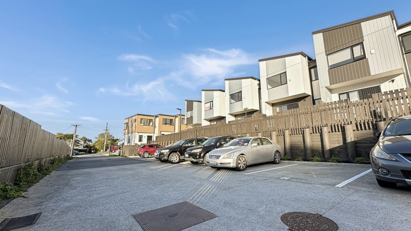 8/27 Glenorchy Street, Glen Eden, Auckland - Carousel 19