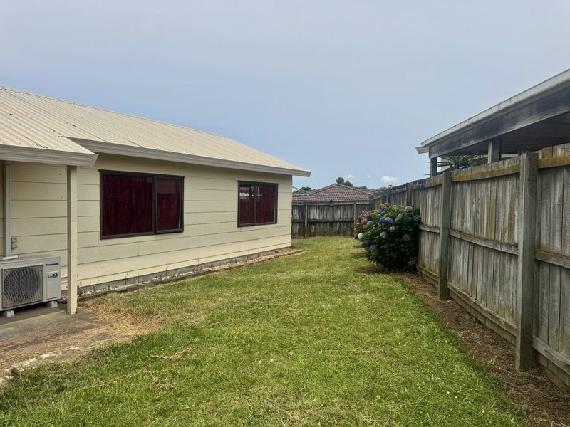 399B Roscommon Road, Clendon Park, Auckland - Carousel 1