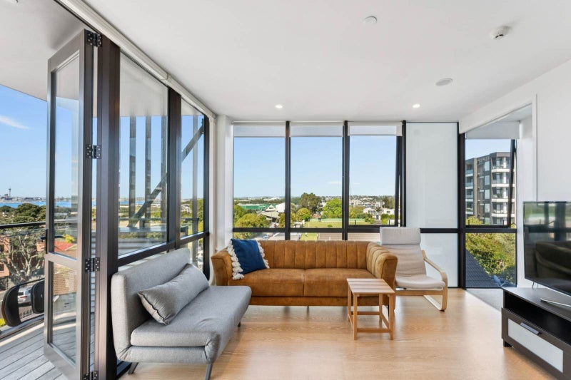 303/10 Auburn Street, Takapuna, Auckland - Carousel 2