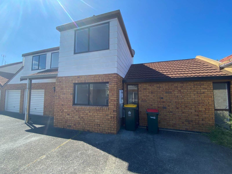 2/59 Cook Street, Howick, Auckland - Carousel 24