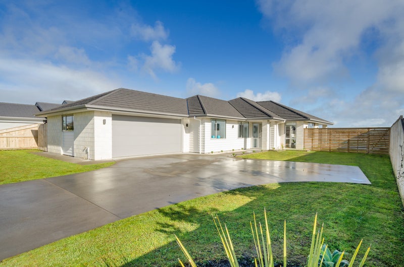 14 Hooton Drive, Huapai, Kumeu - Carousel 1