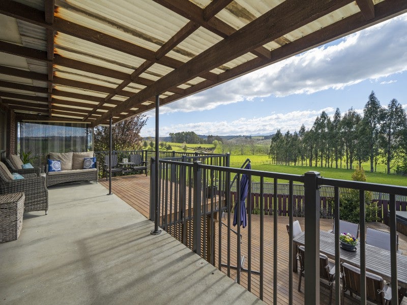 54 Greenacres Road, Redwood Valley - Carousel 1